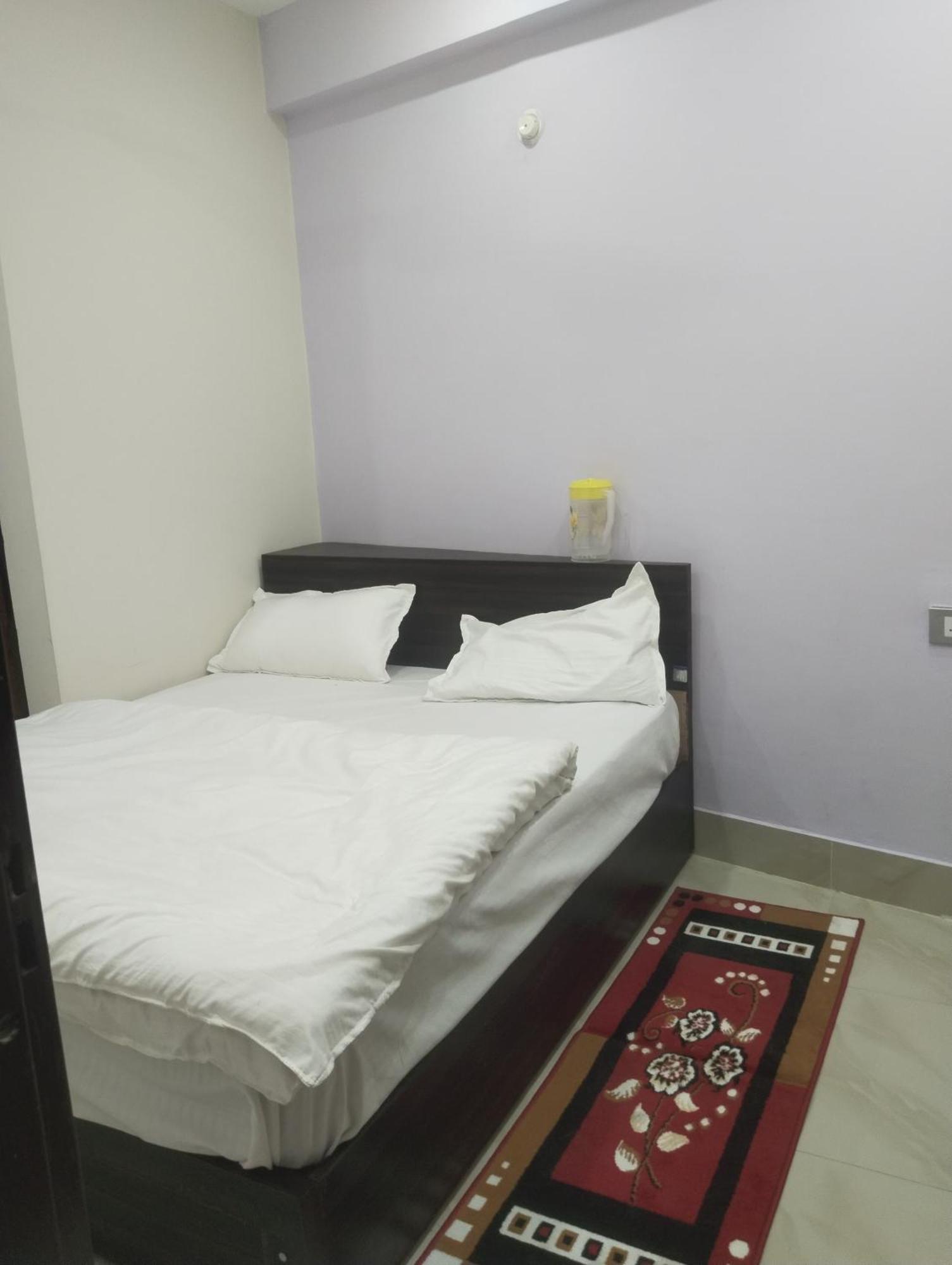 Dixit Residency Hotel Vrindavan Exterior photo