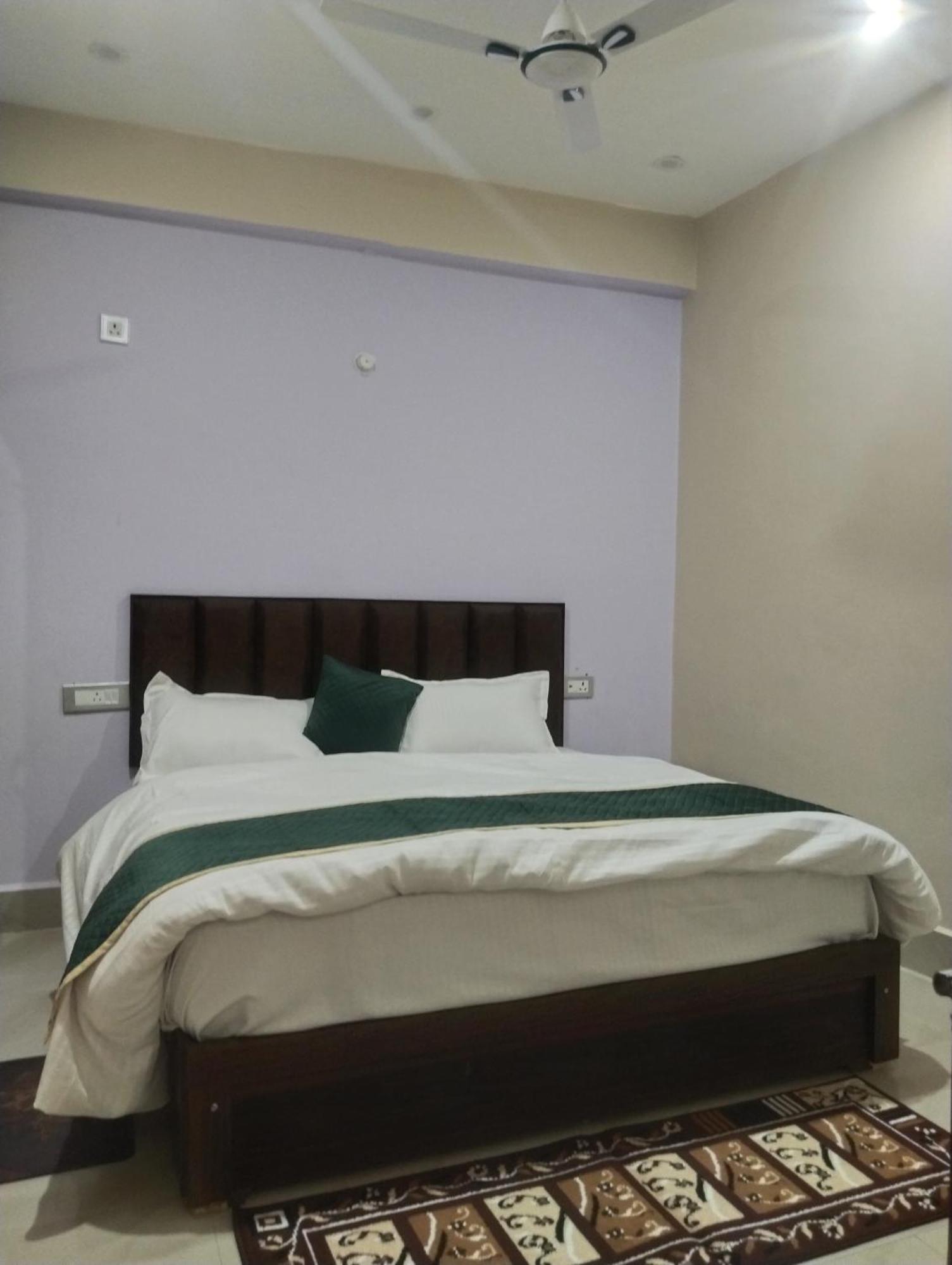 Dixit Residency Hotel Vrindavan Exterior photo