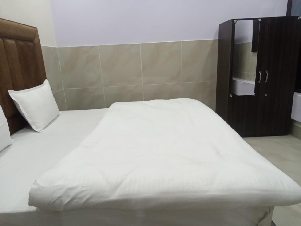Dixit Residency Hotel Vrindavan Exterior photo