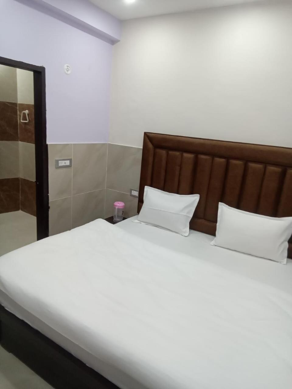 Dixit Residency Hotel Vrindavan Exterior photo