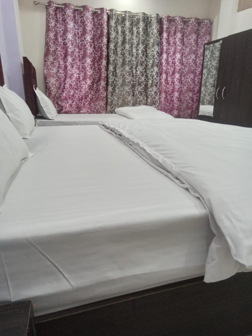 Dixit Residency Hotel Vrindavan Exterior photo