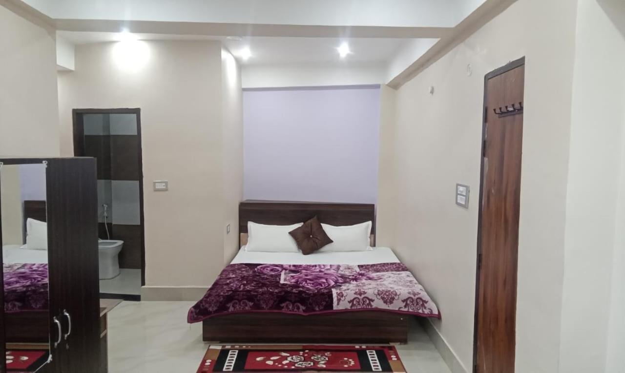 Dixit Residency Hotel Vrindavan Exterior photo