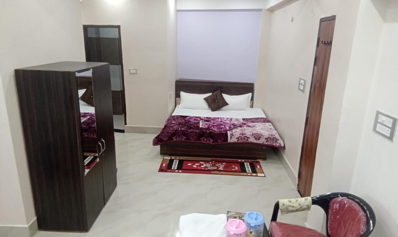 Dixit Residency Hotel Vrindavan Exterior photo