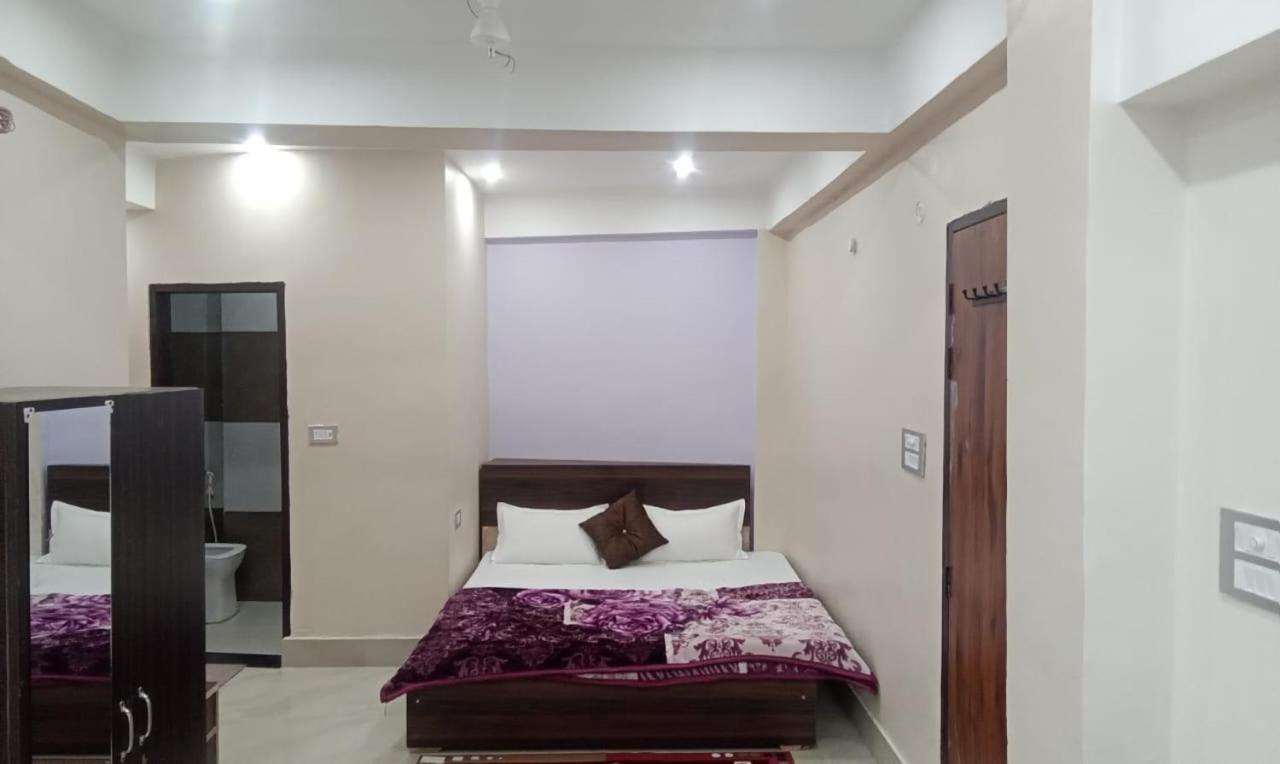 Dixit Residency Hotel Vrindavan Exterior photo